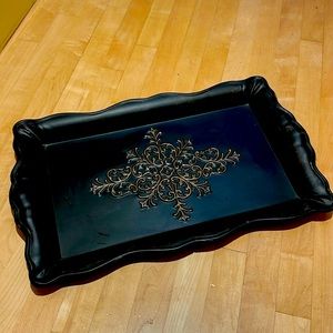 SOUTHERN LIVING AT HOME SERVING TRAY. Black and Gold Elegant Tray.